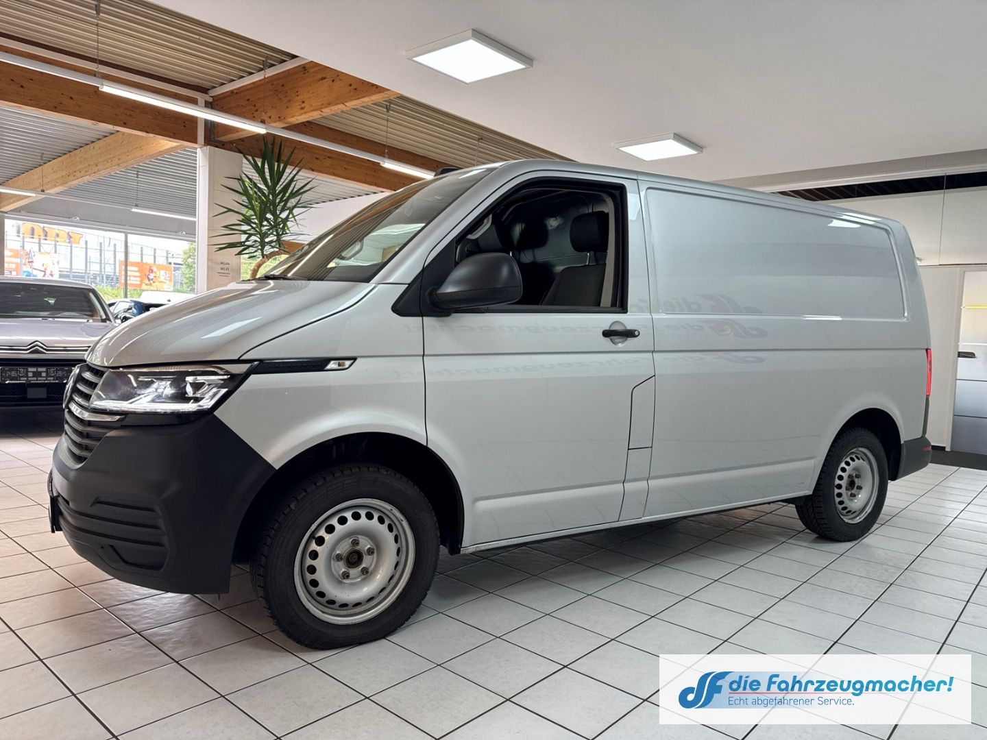 Fahrzeugabbildung Volkswagen Transporter T6.1 Kasten FWD Navi LED ACC Apple *
