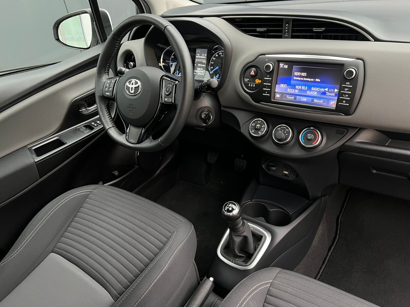 Fahrzeugabbildung Toyota Yaris 1.0 VVT-i Comfort *Klima, Kamera*
