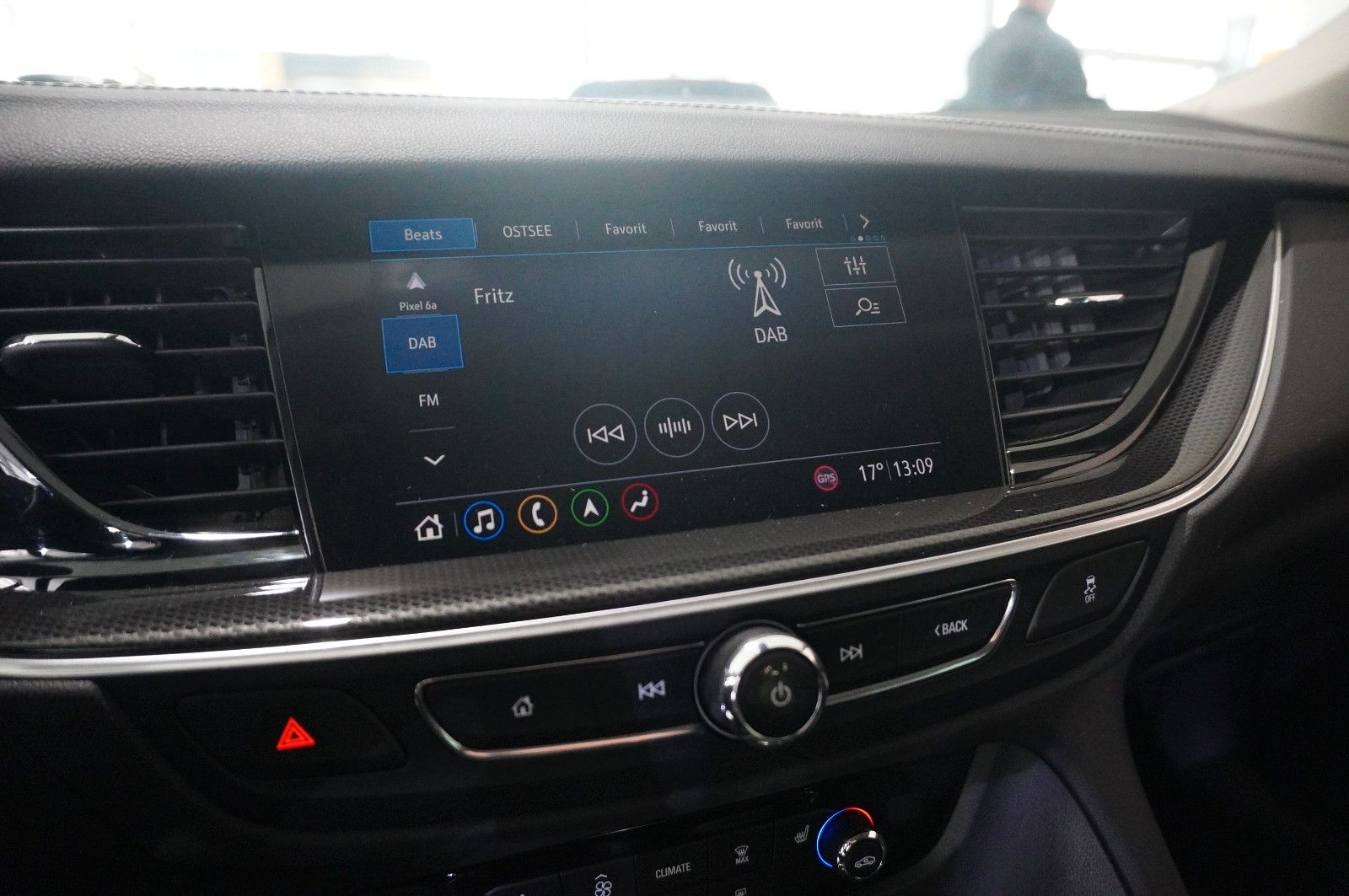 Fahrzeugabbildung Opel Insignia B ST 2.0D ELEGANCE NAVI/LED/KAMERA/DAB+