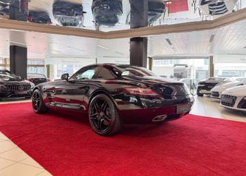 صورة 10 لـ 2010 Mercedes-BENZ SLS AMG