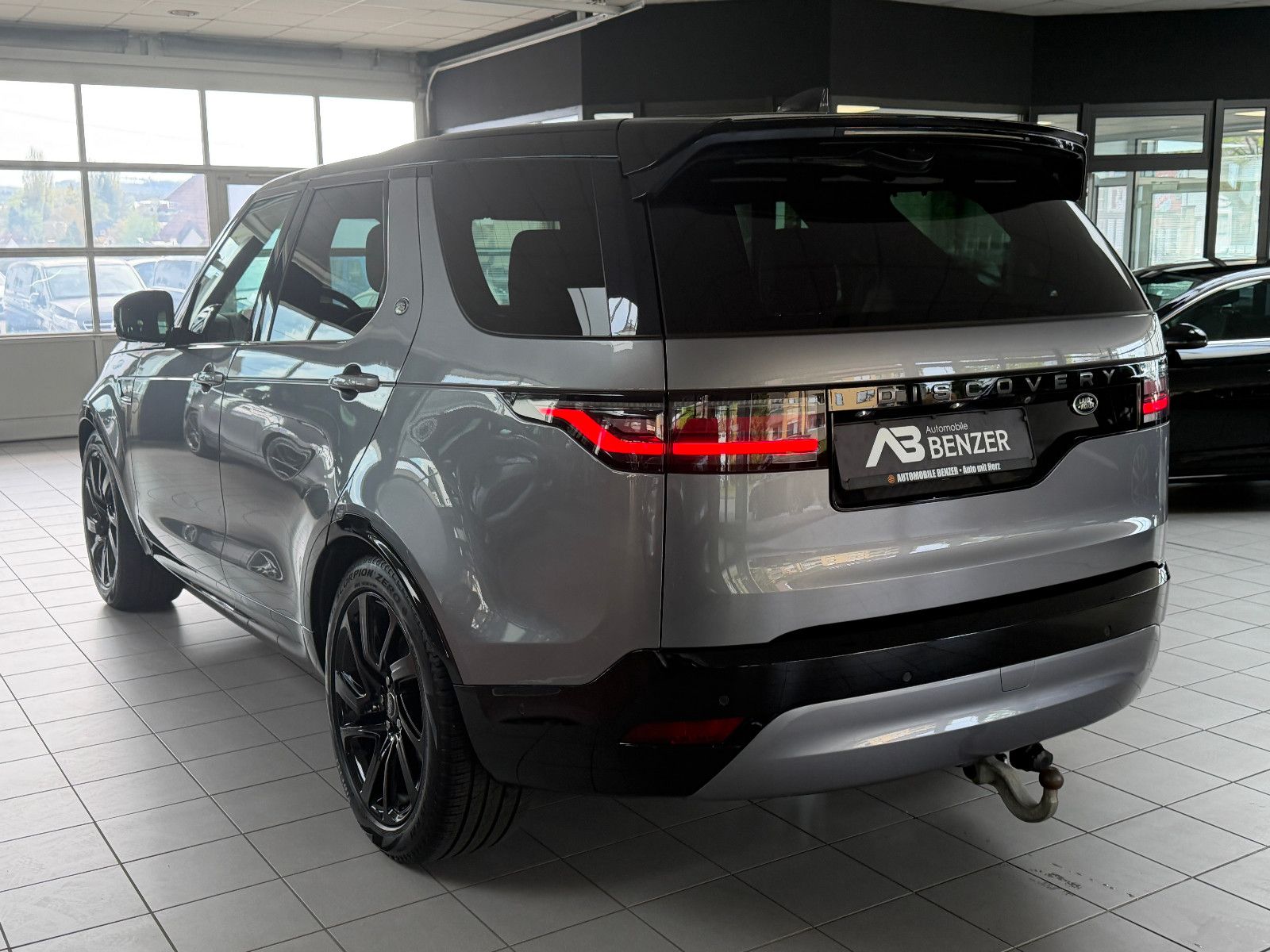 Fahrzeugabbildung Land Rover Discovery 5 R-Dynamic /PANO/MERIDIAN/360°KAM/MEM