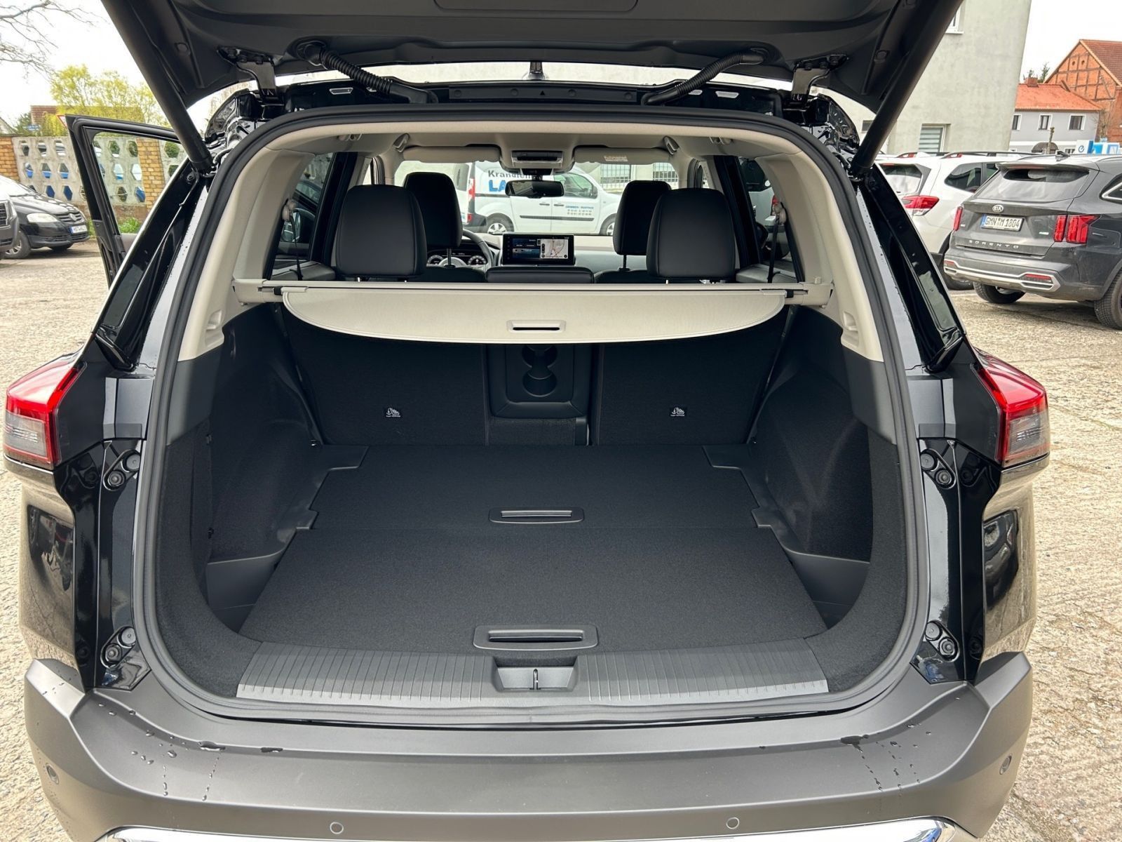 Fahrzeugabbildung Nissan X-TRAIL 1.5 VC-T Xtronic Tekna