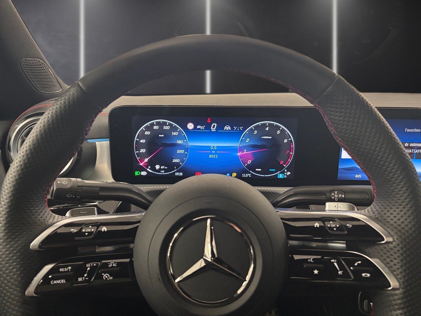 Fahrzeugabbildung Mercedes-Benz CLA 200 AMG Prem*Pano*Distro*MBeam*Totwi*CarPla*