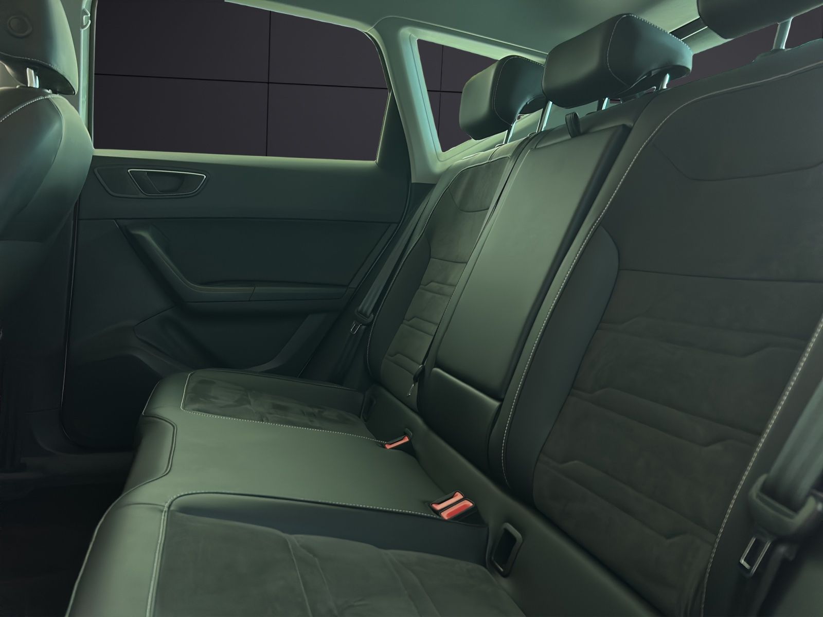 Fahrzeugabbildung SEAT Ateca TSI Style LED Navi GRA RFK SH