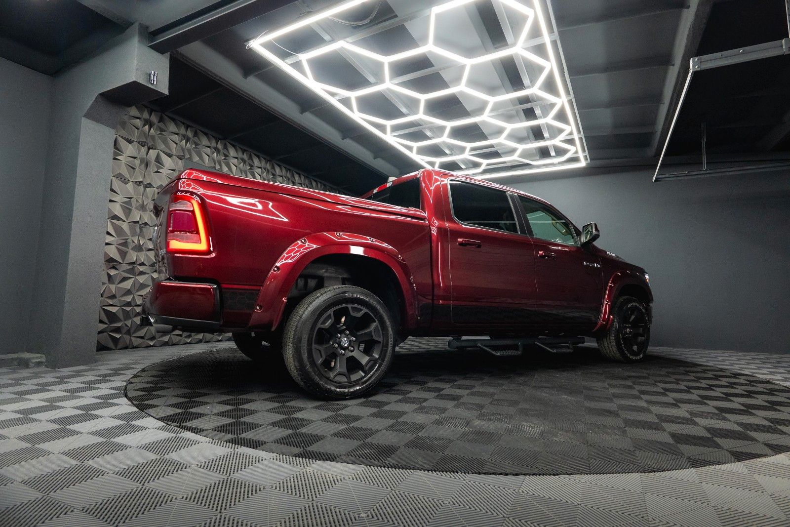 Fahrzeugabbildung Dodge RAM 5.7 V8 HEMI 4x4 OFFROAD Night AXLE LOCK 19%