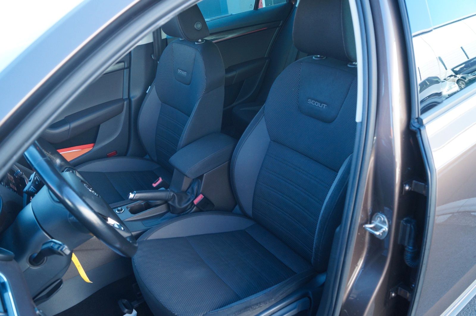 Fahrzeugabbildung SKODA Octavia Combi Scout 4x4 *TÜV, Inspektion neu