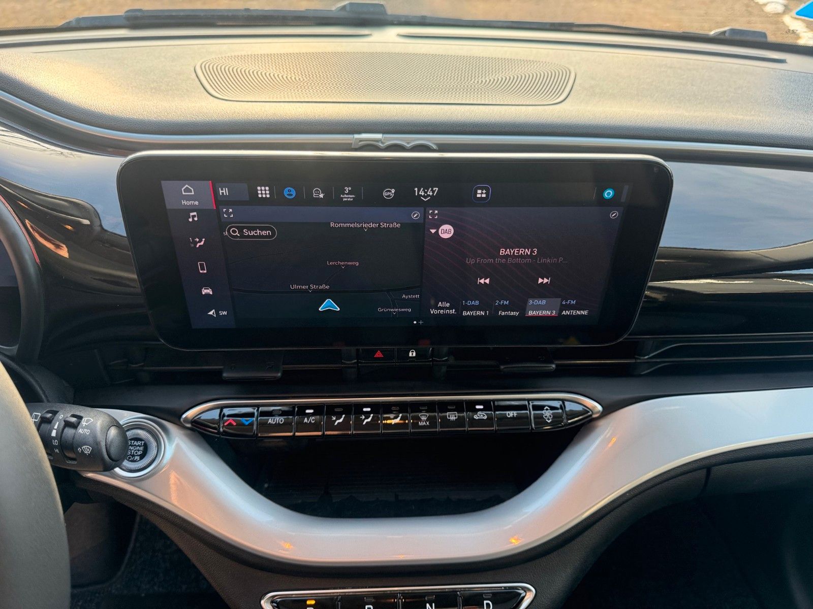 Fahrzeugabbildung Fiat 500e Icon NAVI GLASDACH KLIMA DAB 118PS