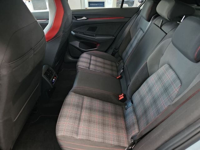 Fahrzeugabbildung Volkswagen Golf GTI 2.0 TSI DSG PANO IQ.LIGHT H&K BLACKSTYL