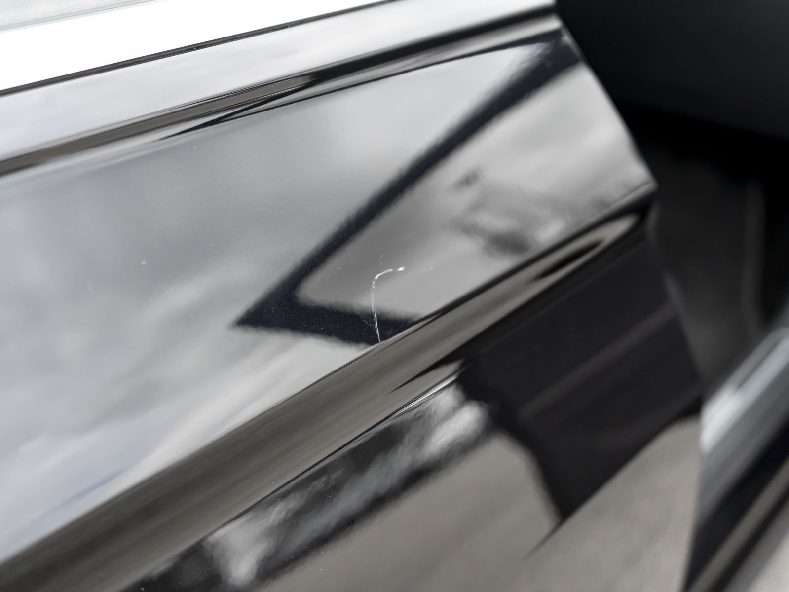 Volkswagen Tiguan R-Line 1.5 TSI LED Navi Pano AHK ParkPilo foto 14