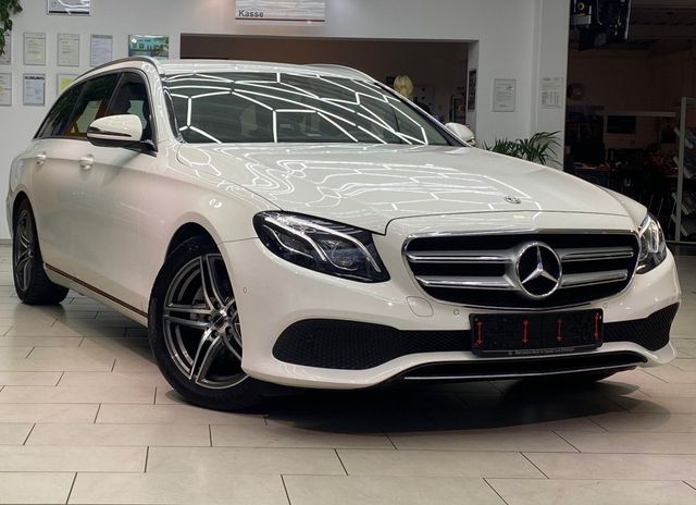 MERCEDES-BENZ E 220 T d Avantgarde Navi RueFaKa Ambiente LedLe