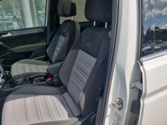 Fahrzeugabbildung Volkswagen Touran 1.5 TSI DSG R-Line 7-Si. STANDHZG PANO AH