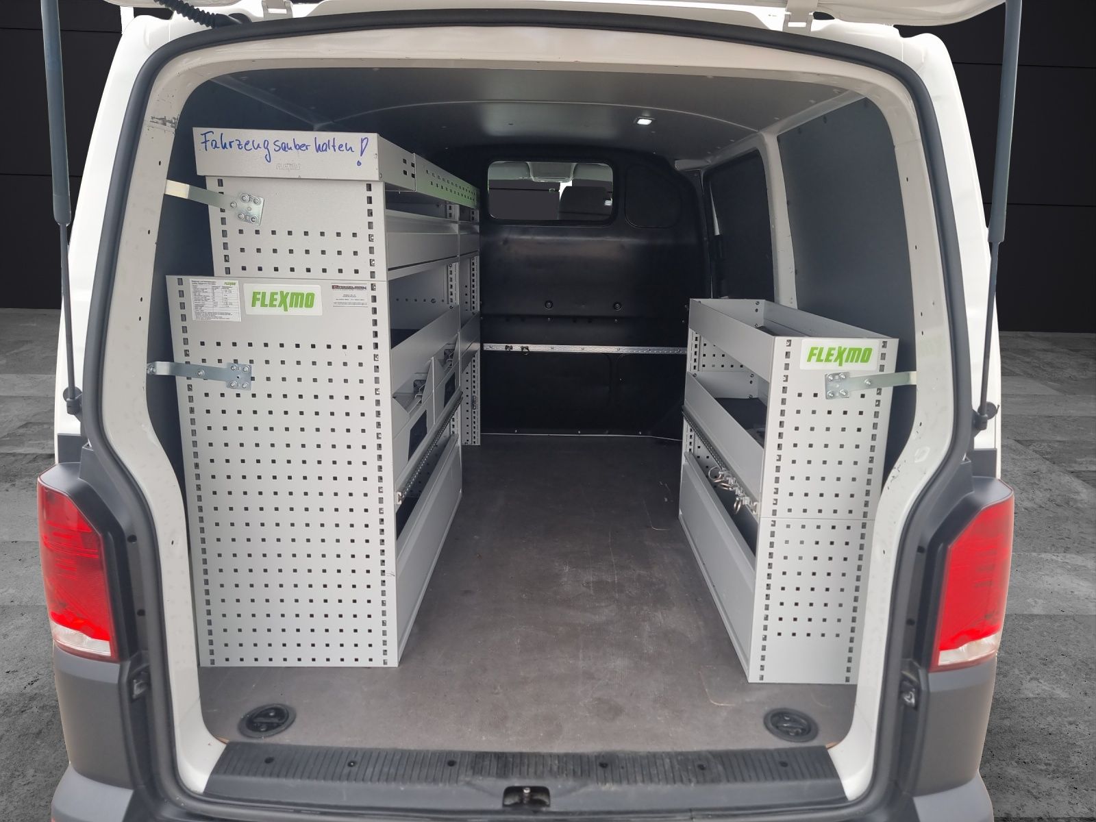 Fahrzeugabbildung Volkswagen T6 Transporter T6.1 TDI Kasten Regalein. KLIMA R