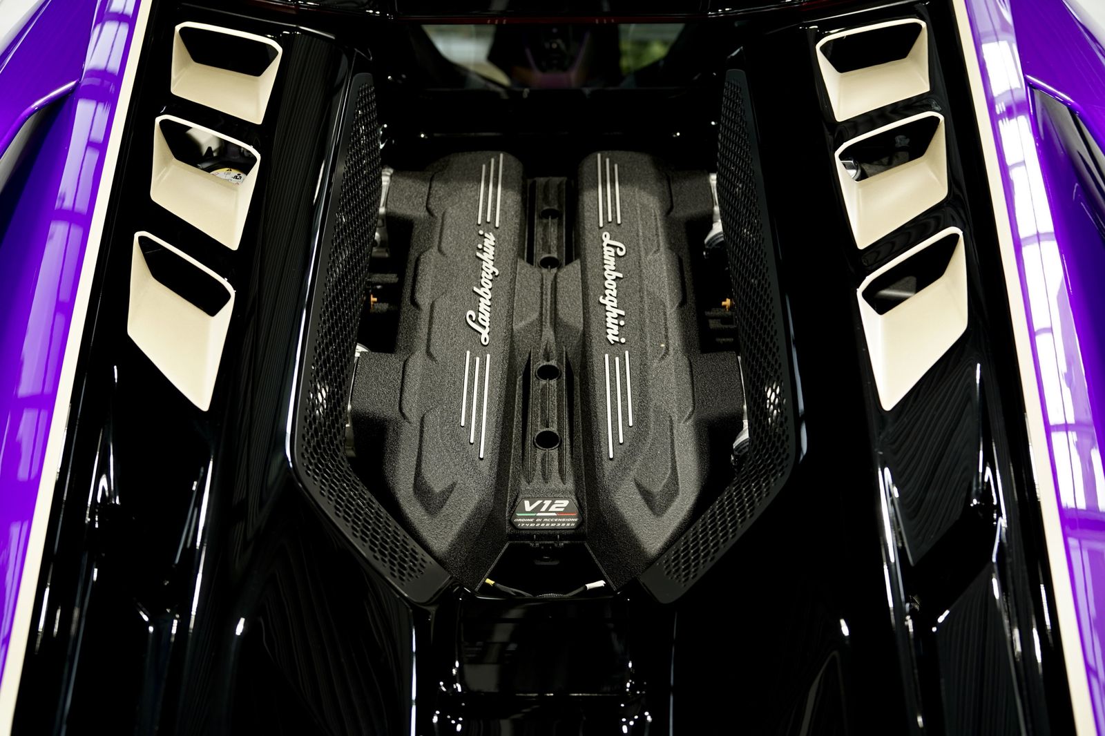 Lamborghini Revuelto