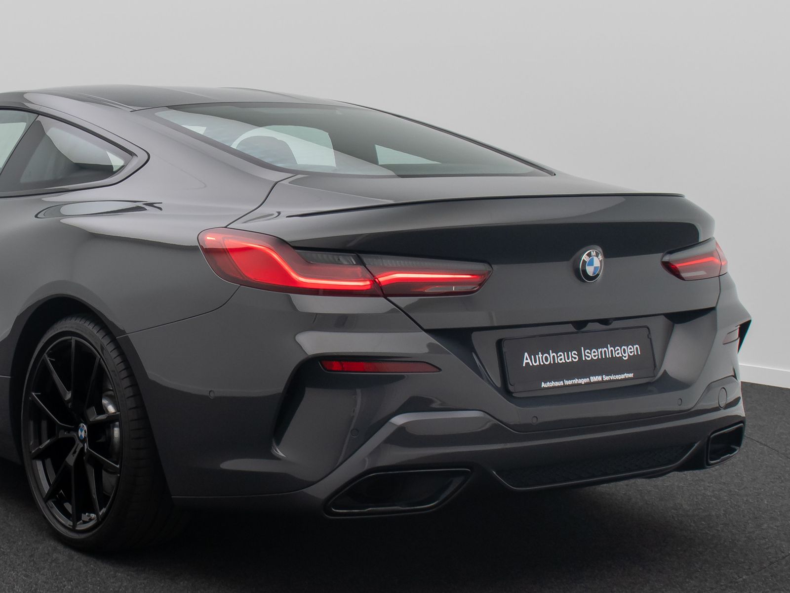 Fahrzeugabbildung BMW 840d xD Coupé B&W 360° SoftCl DisplKey Laser 20"