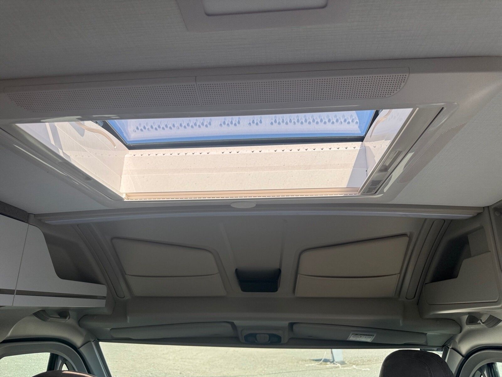 Fahrzeugabbildung Karmann Davis Lifestyle DA 590 LS Markise und Automatik