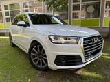 Audi Q7 3.0 TDI Sline 7 Sitzer - Audi Q7 in Lübeck