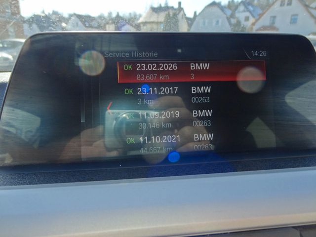 Fahrzeugabbildung BMW 320i Advantage/LED/Navi/84TKM/Automatik/