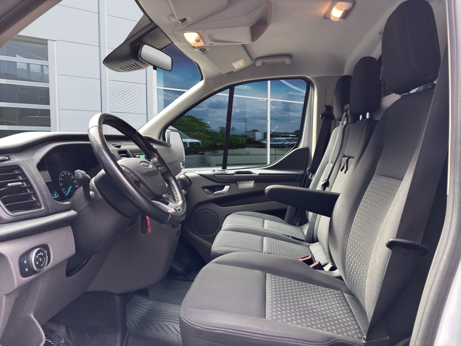 Fahrzeugabbildung Ford Transit Custom 340 L2 Trend