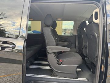 Mercedes V 220 - 10