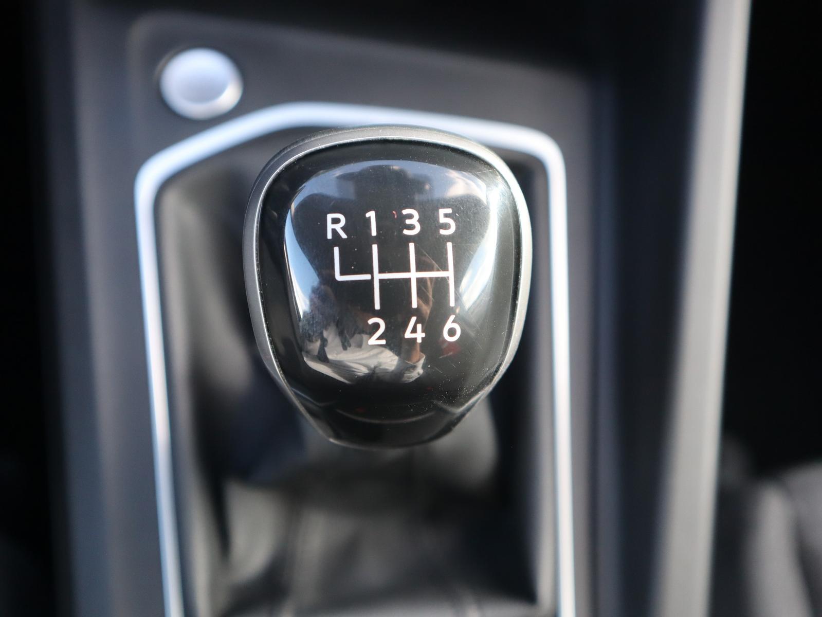Volkswagen Golf VIII 1.5 Life VC ACC AHK LED Navi PDC USB, миниатюра 19