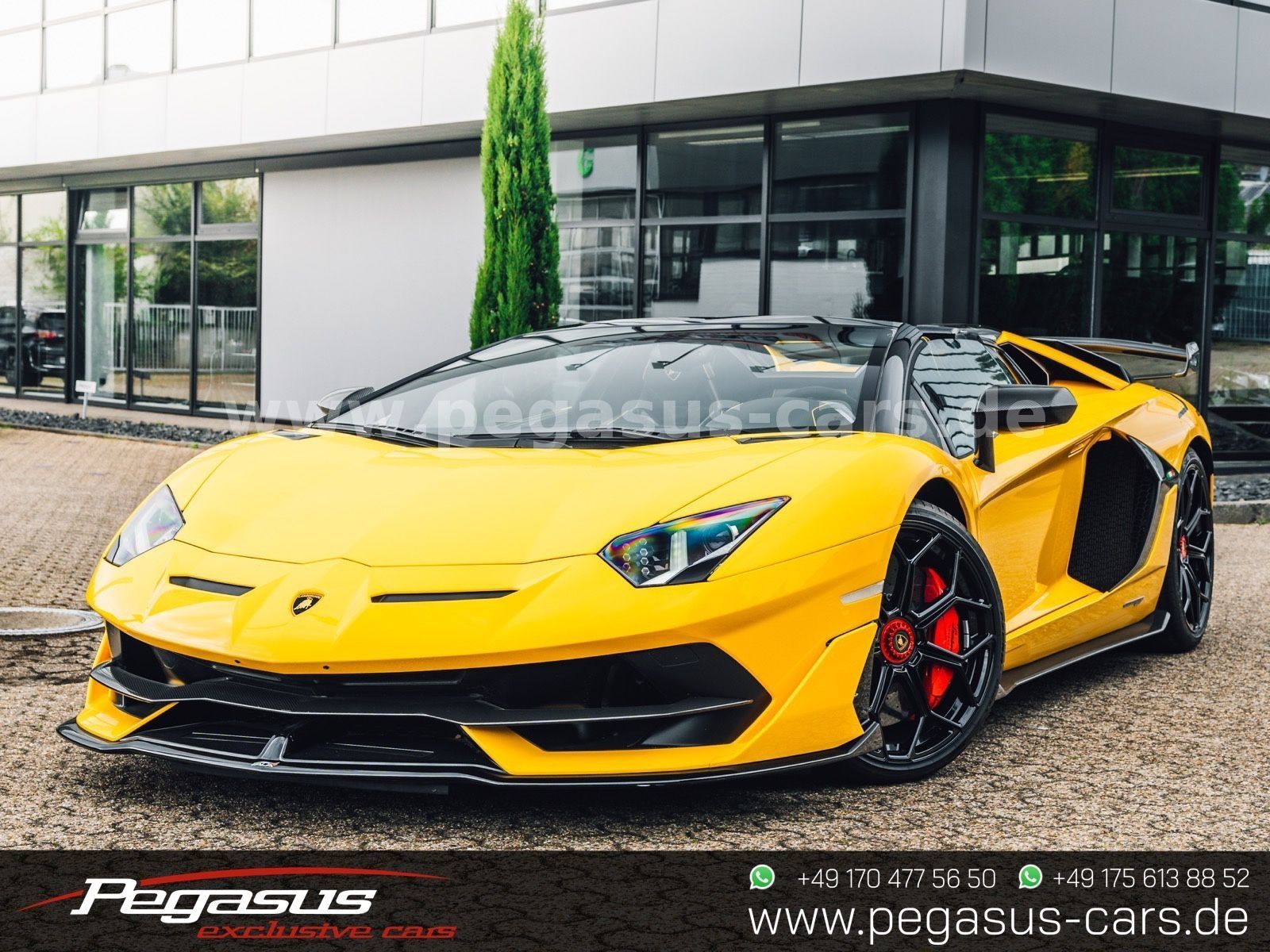 LAMBORGHINI Aventador - 1