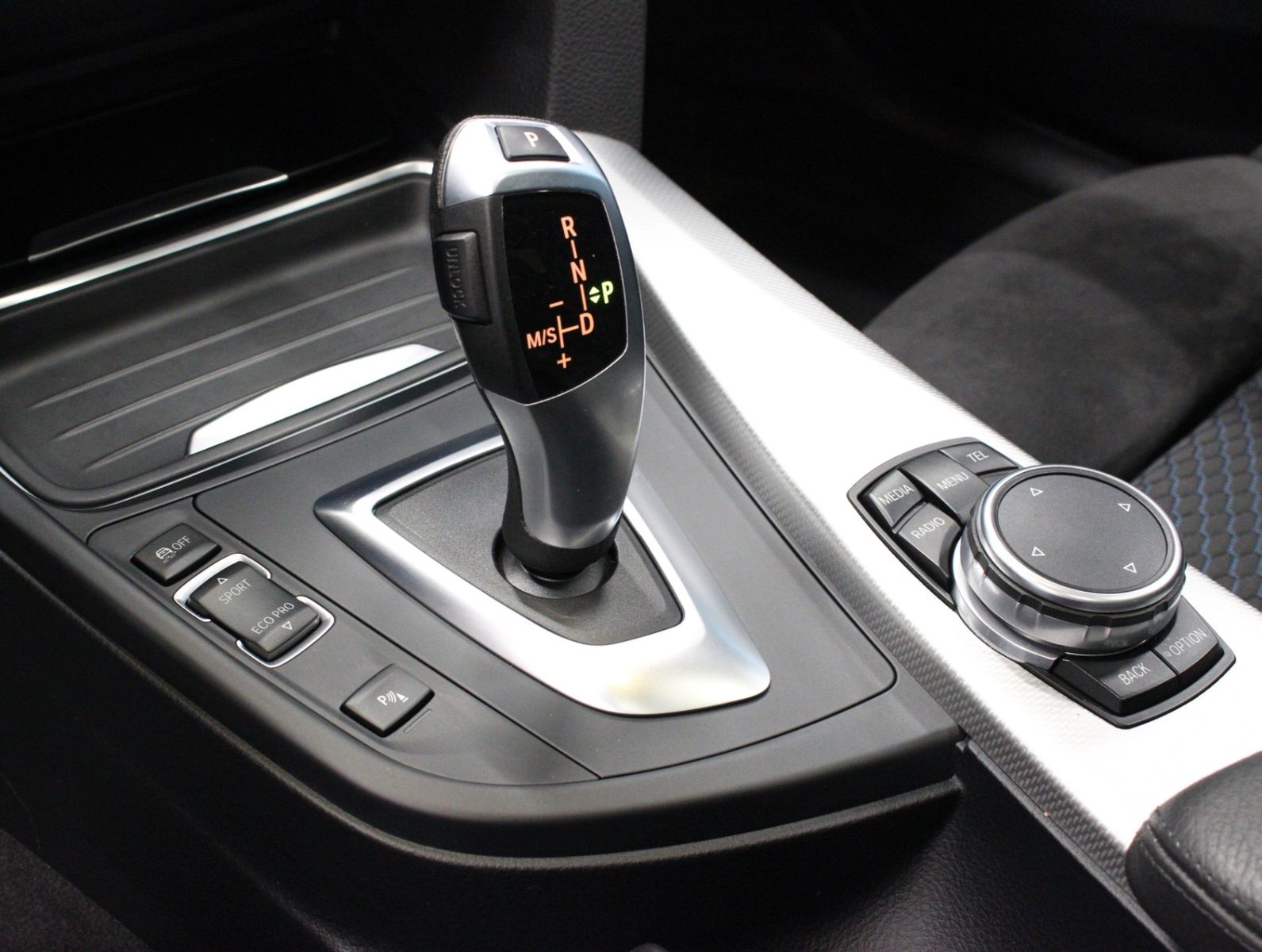 Fahrzeugabbildung BMW 335i xDrive M Sport*Head-up*Kamera*Harman-Kardon