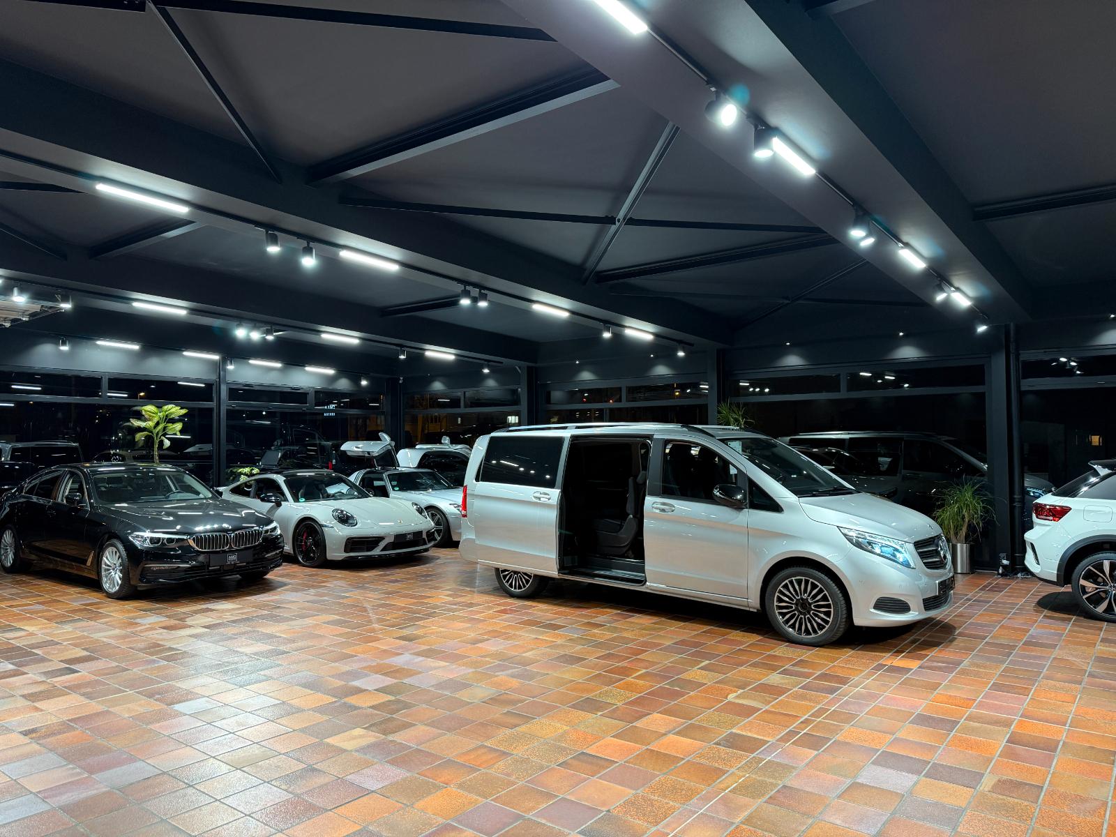 showroom-image-bottom