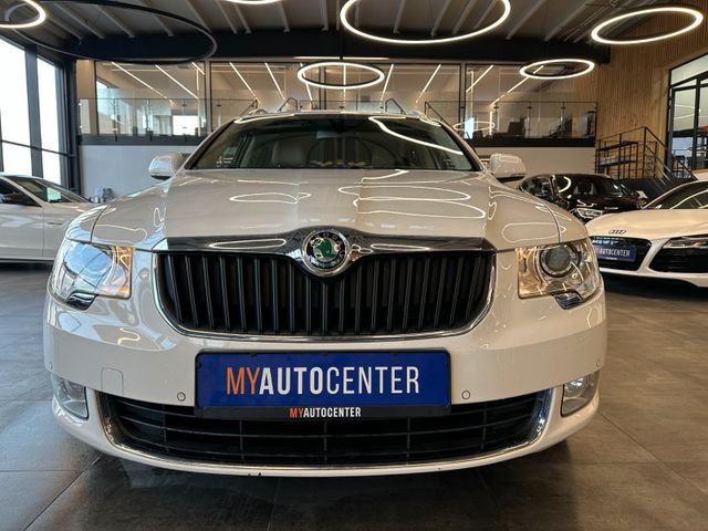 Skoda Superb Combi Elegance *1. Hand*Xenon*Klima*Navi*