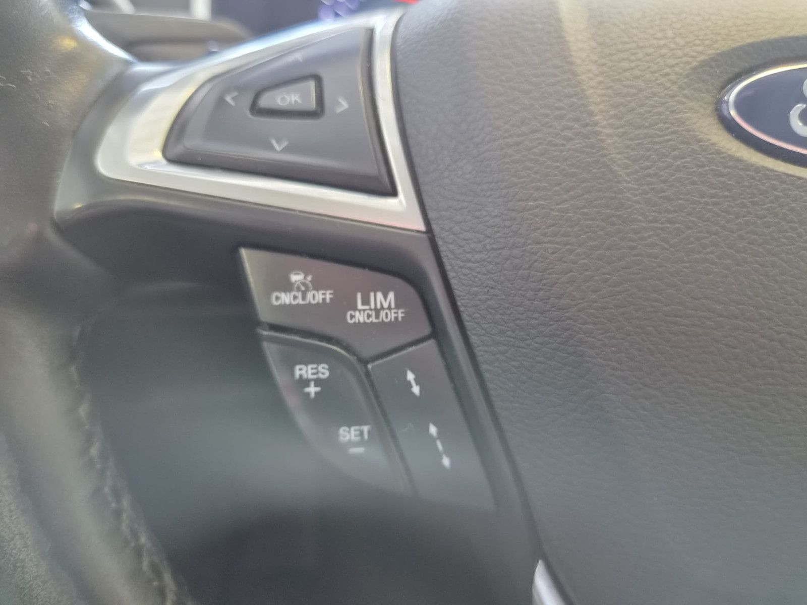 Fahrzeugabbildung Ford S-Max Titanium / 7 SITZE / SCHECKHEFT