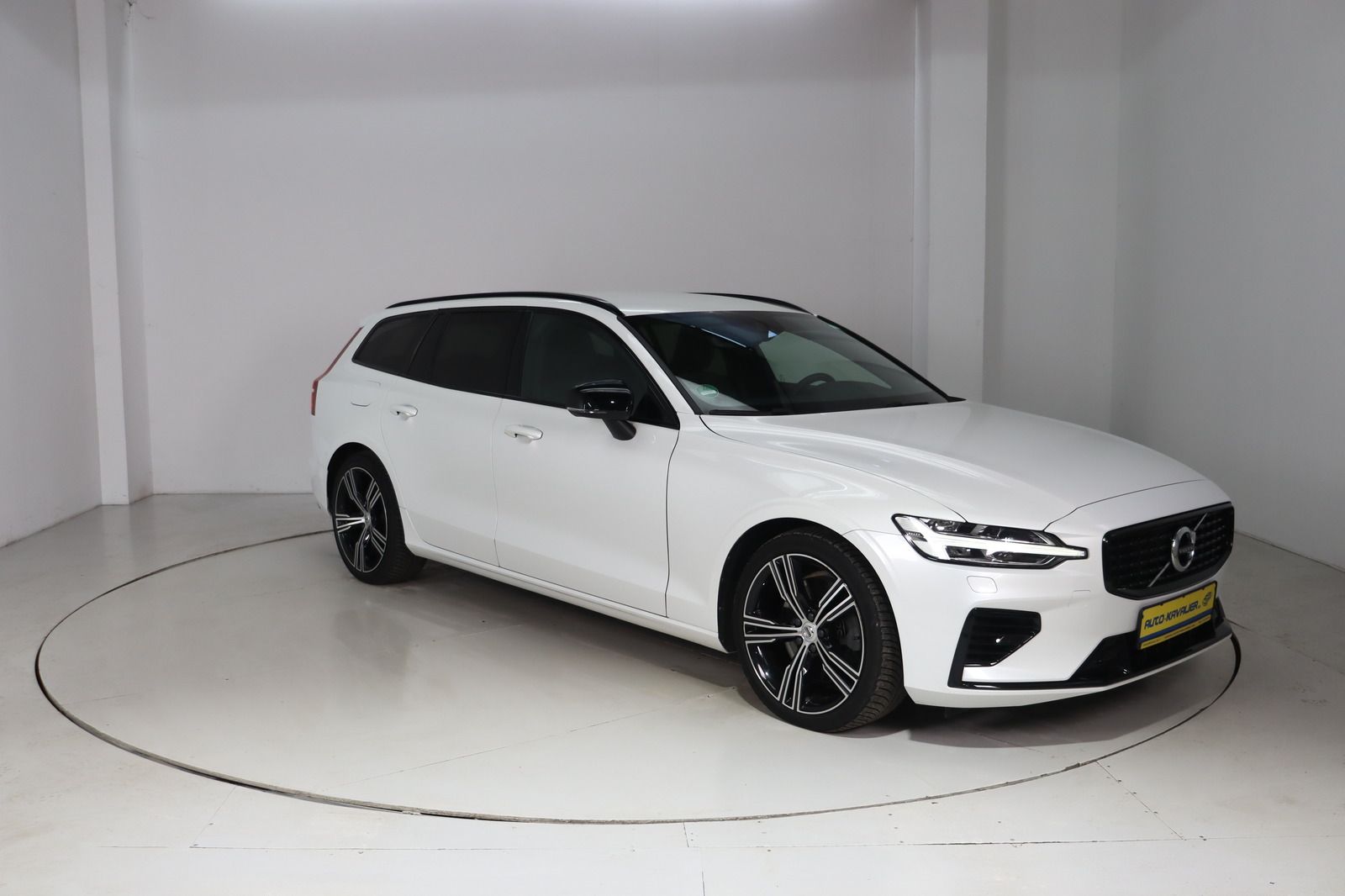 Fahrzeugabbildung Volvo V60 Kombi T8 R-Line AWD Recharge R Design Rechar