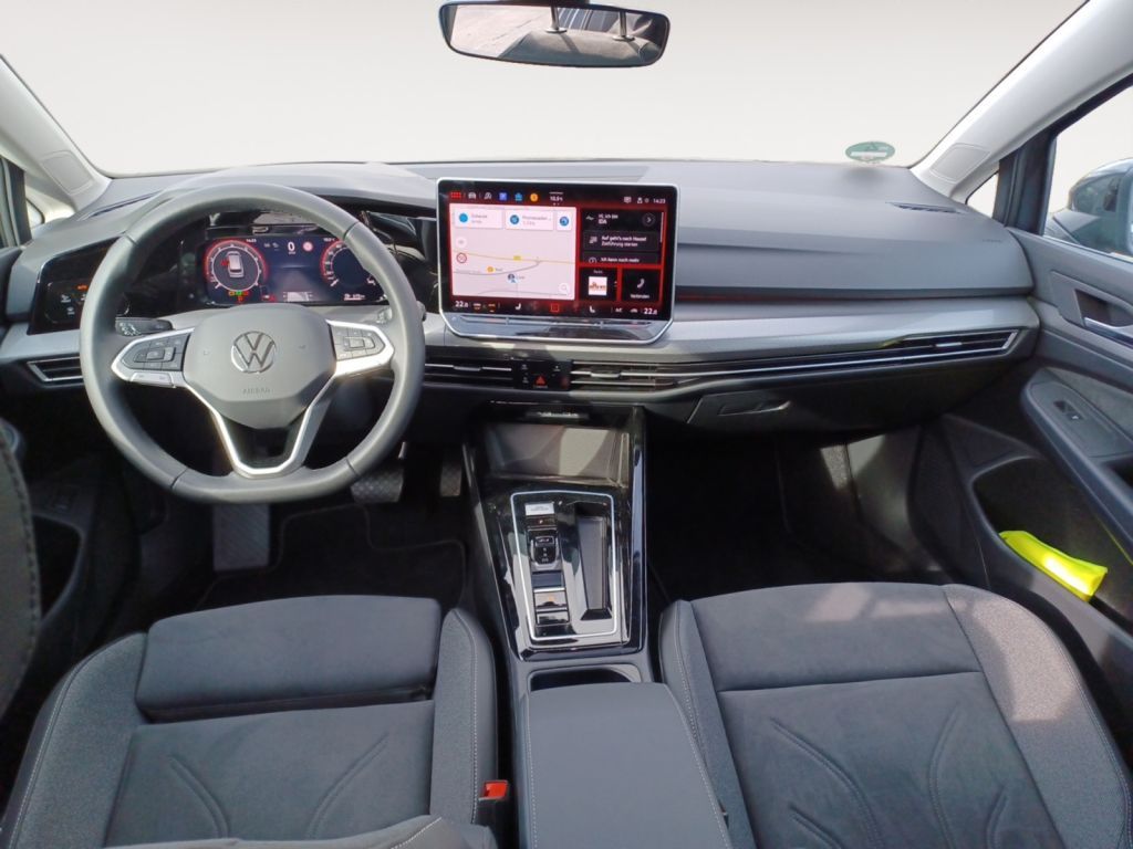 Fahrzeugabbildung Volkswagen Golf Variant 1.5 eTSI DSG Style Navi, AHZV uvm.