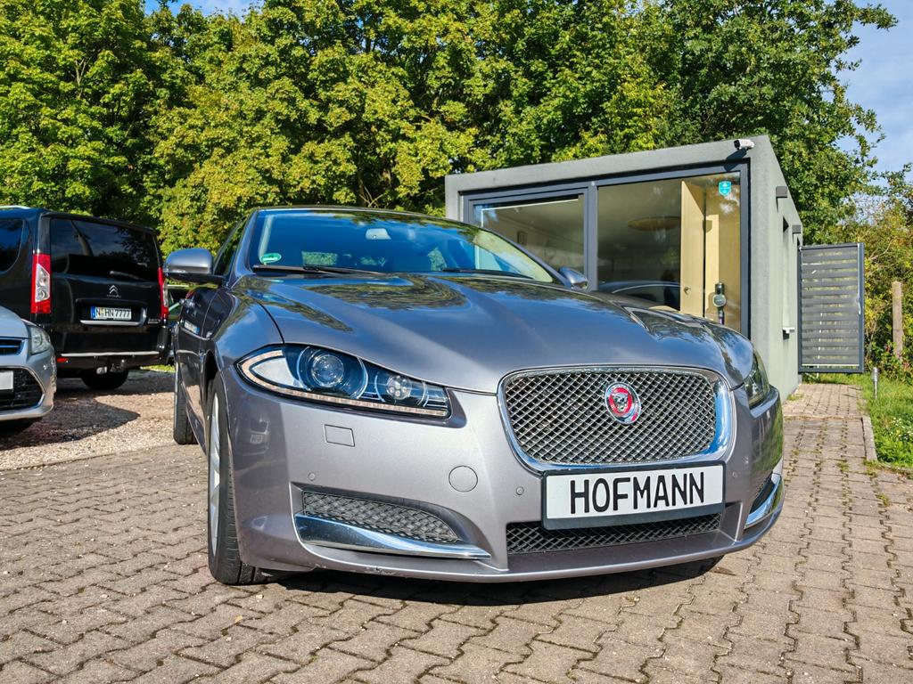 Jaguar XF