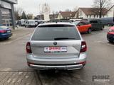 Skoda Octavia Combi Scout 4x4 *1.Hand *AHK*Schiebedach - Skoda Octavia Scout mit Benzin-Antrieb