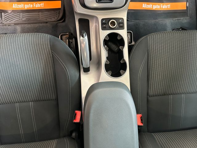 Ford Grand C-Max Grand *PDC*Klima*Navi*SitztHZ*Tempo*