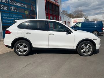 Porsche Cayenne - 4