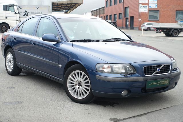 Volvo S60 Lim. 2.4*AUTOMATIK*KLIMA*SHZ*TEMPOMAT*TÜV+SE