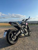 Triumph Trident 660 Triple Tribute Edition - Triumph Trident 660 Triple Tribute