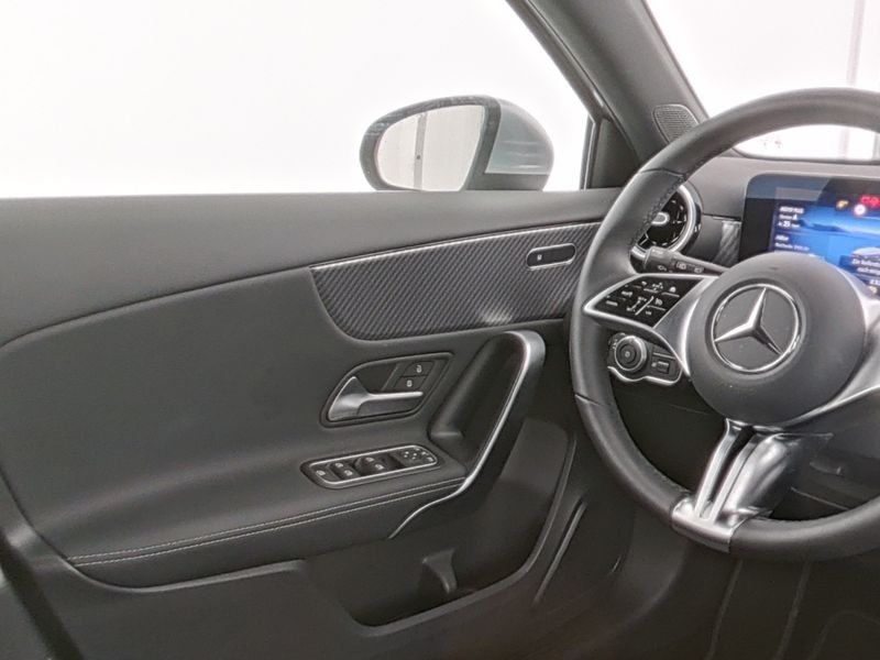 Fahrzeugabbildung Mercedes-Benz A 180 d Progressive*Kamera*LED*CarPlay*SHZ*PDC*