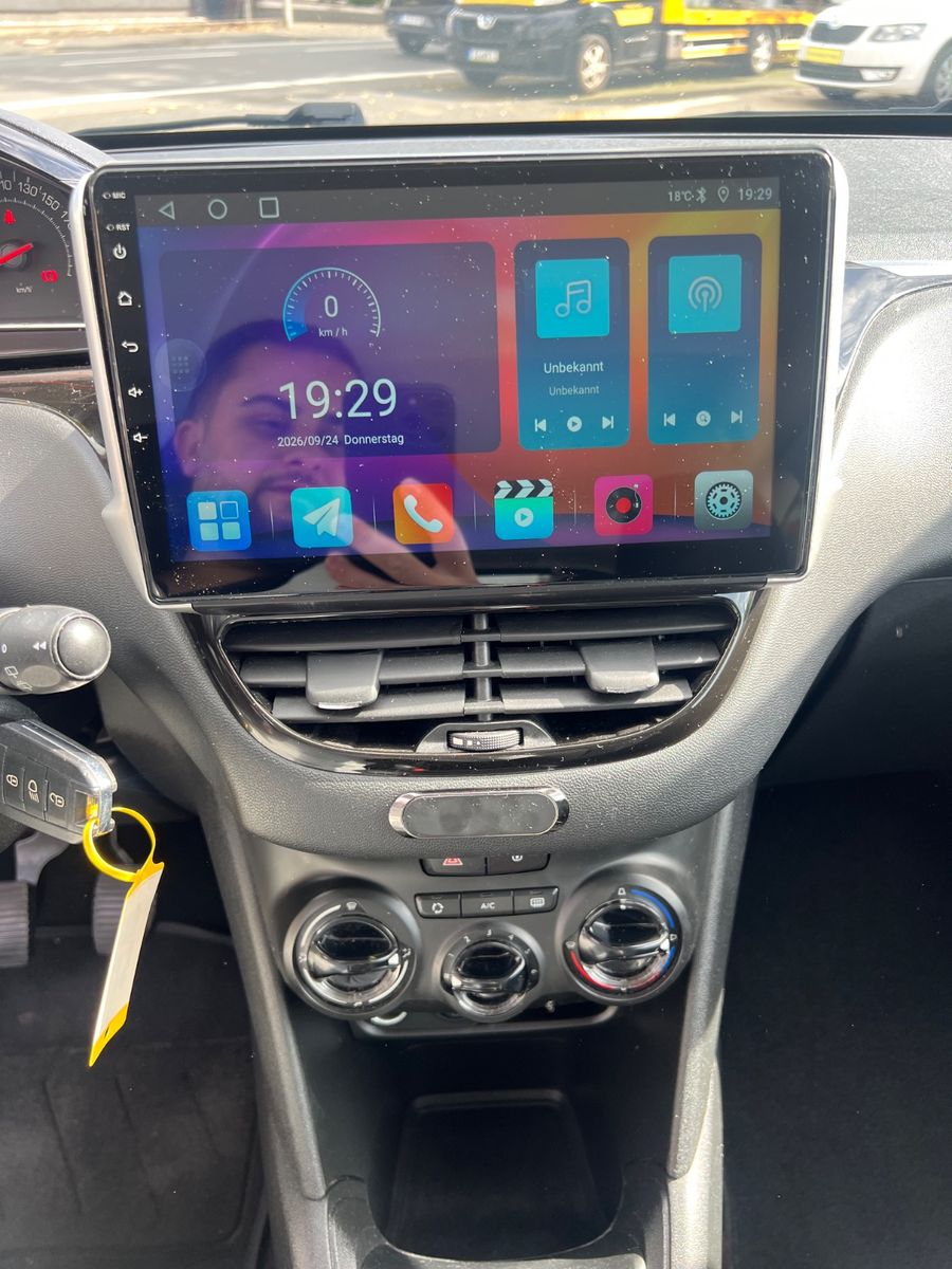 Fahrzeugabbildung Peugeot 208 Active *TÜV NEU