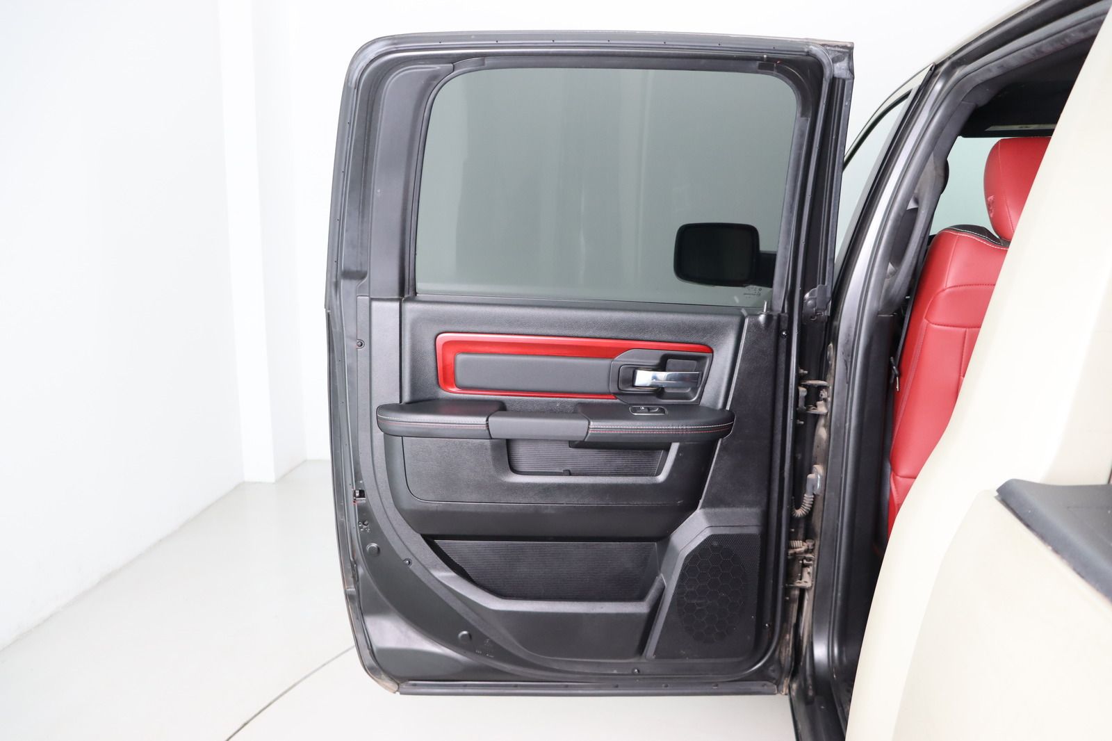 Fahrzeugabbildung Dodge Ram 1500 Rebel * Navi * el. Sitze * RFK