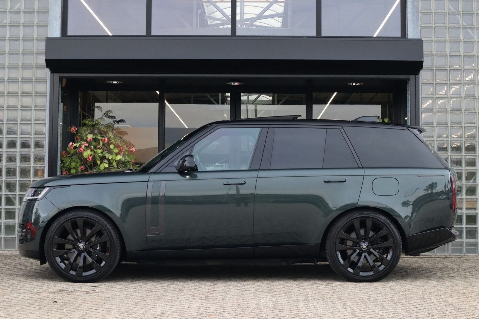 Land Rover Range Rover P550e Autobiography | Meridian Signa imagem 3
