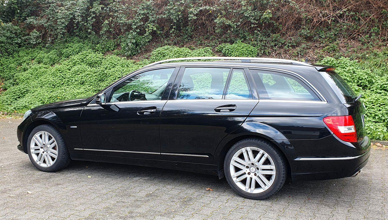 Mercedes-Benz C200 2012 — rear view