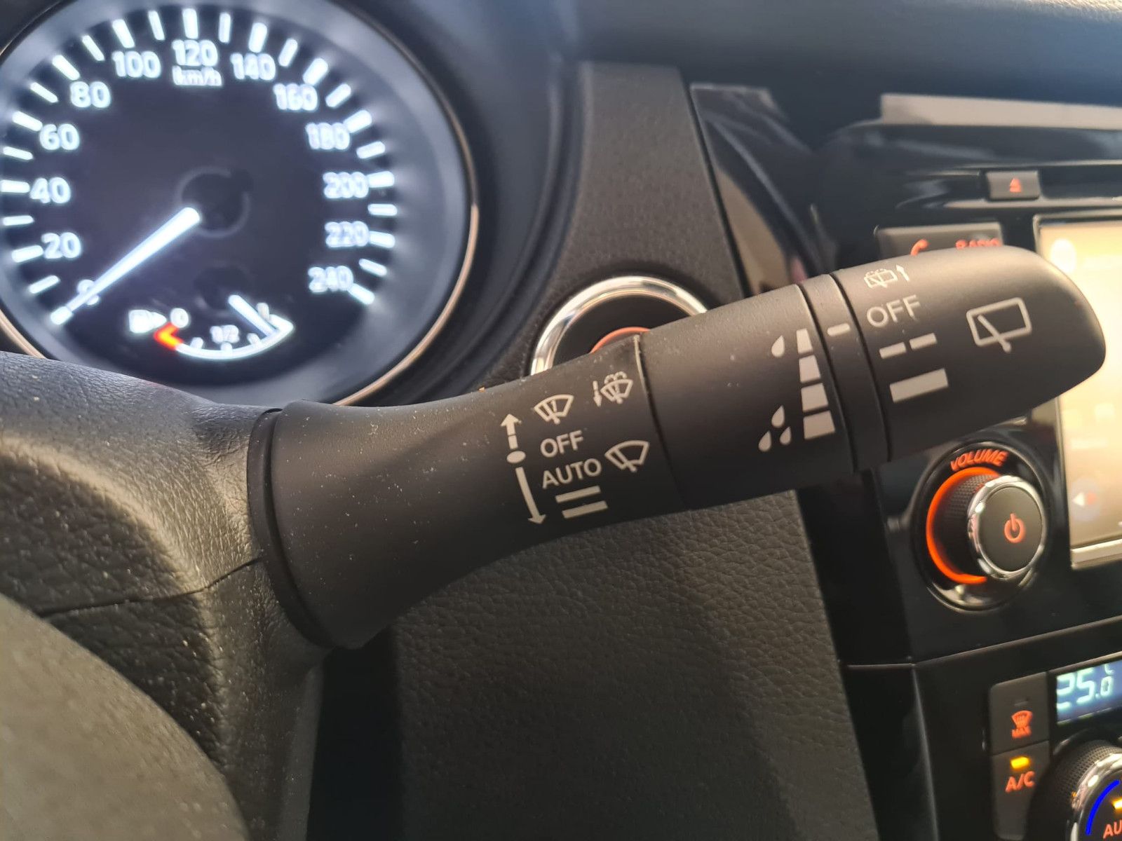 Fahrzeugabbildung Nissan X-Trail Tekna /NUR 40.TKM/SCHECKHEFT/LED/BOSE