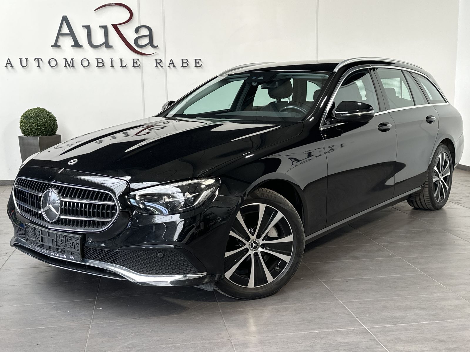 Fahrzeugabbildung Mercedes-Benz E 300e T Avantgarde NAV+LED+KAMERA+SHZ+VCOCKPIT