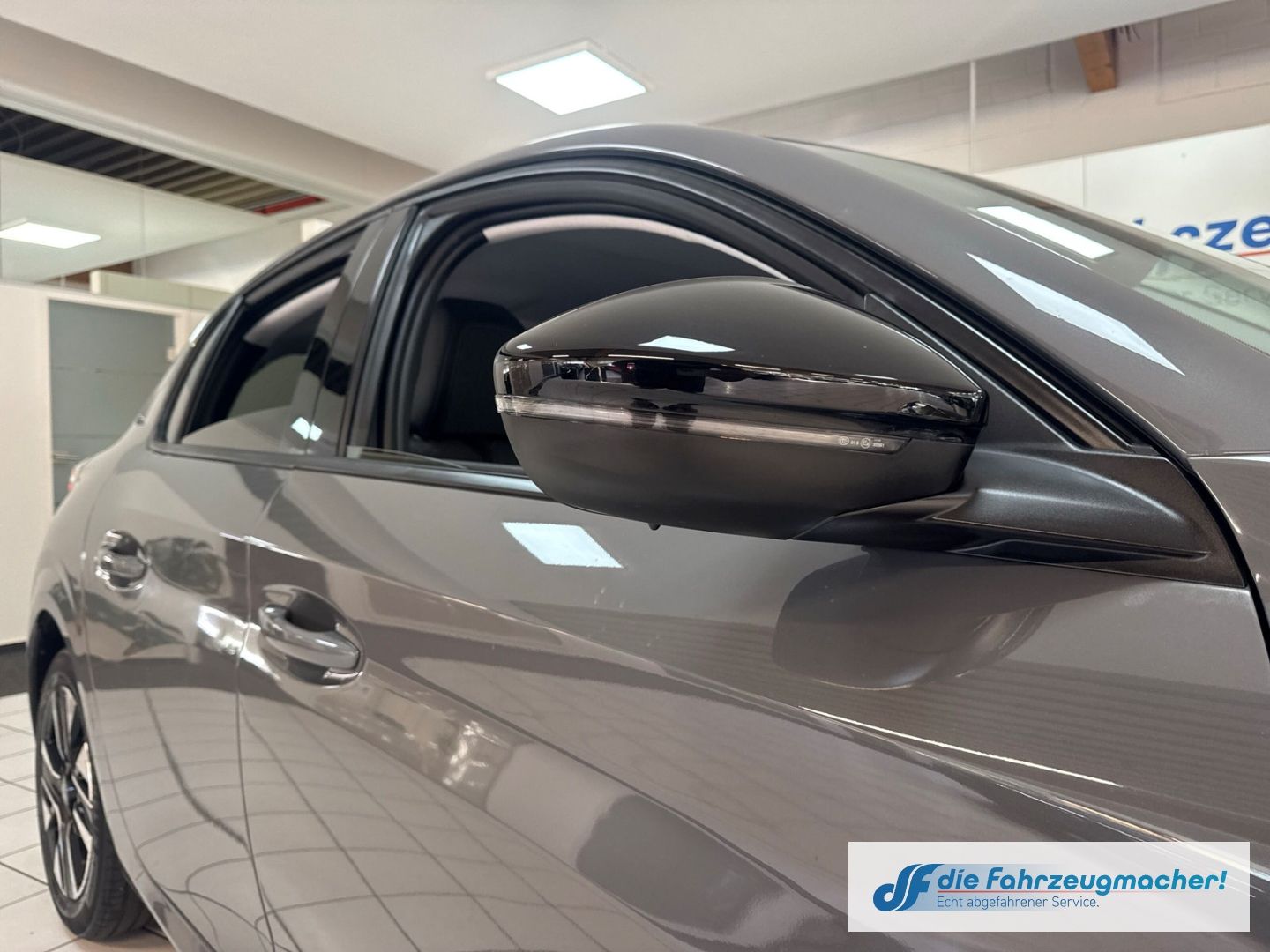Fahrzeugabbildung Peugeot 208 Allure Navi Digitales Cockpit LED Apple CarP