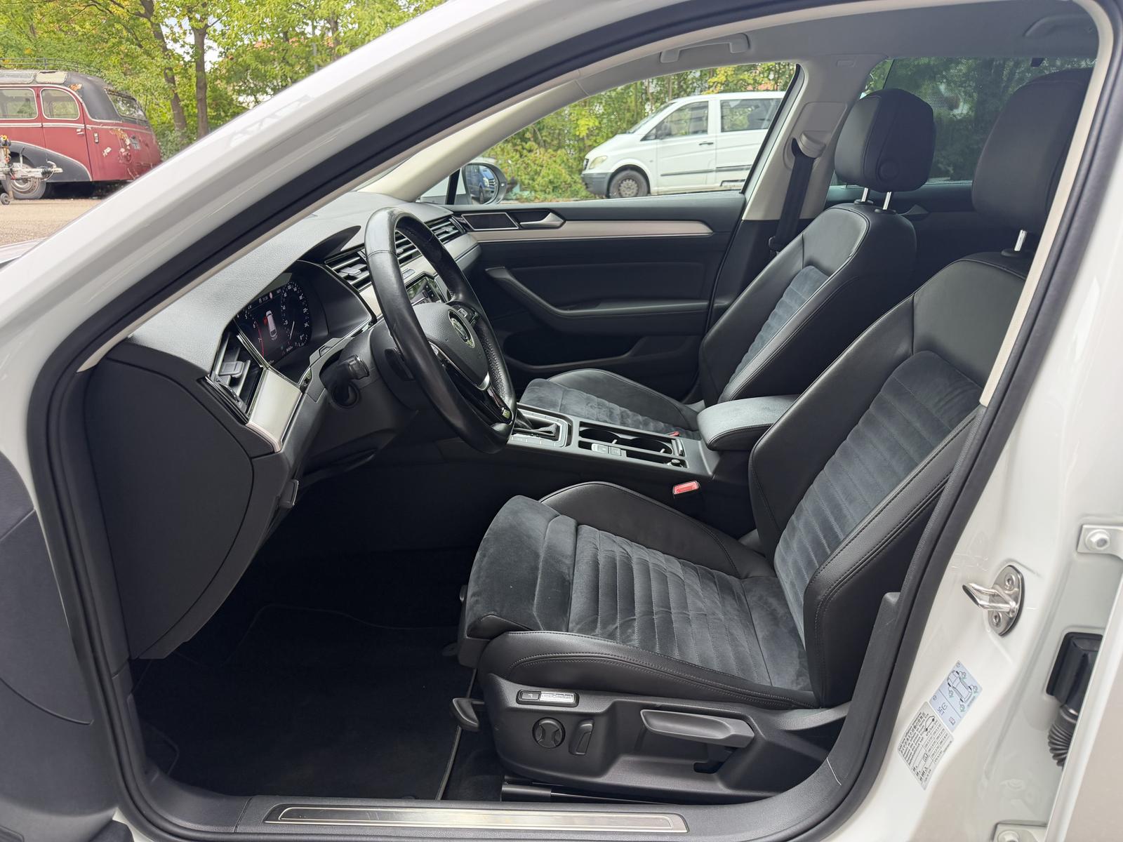 Volkswagen Passat Highline LED ACC Virtual Massage RüKamera