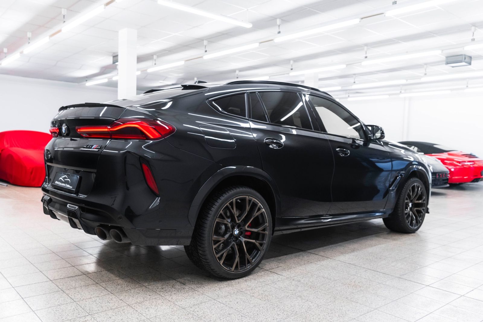 Fahrzeugabbildung BMW X6 M Competition B&W SKY LOUNGE 360° M+S