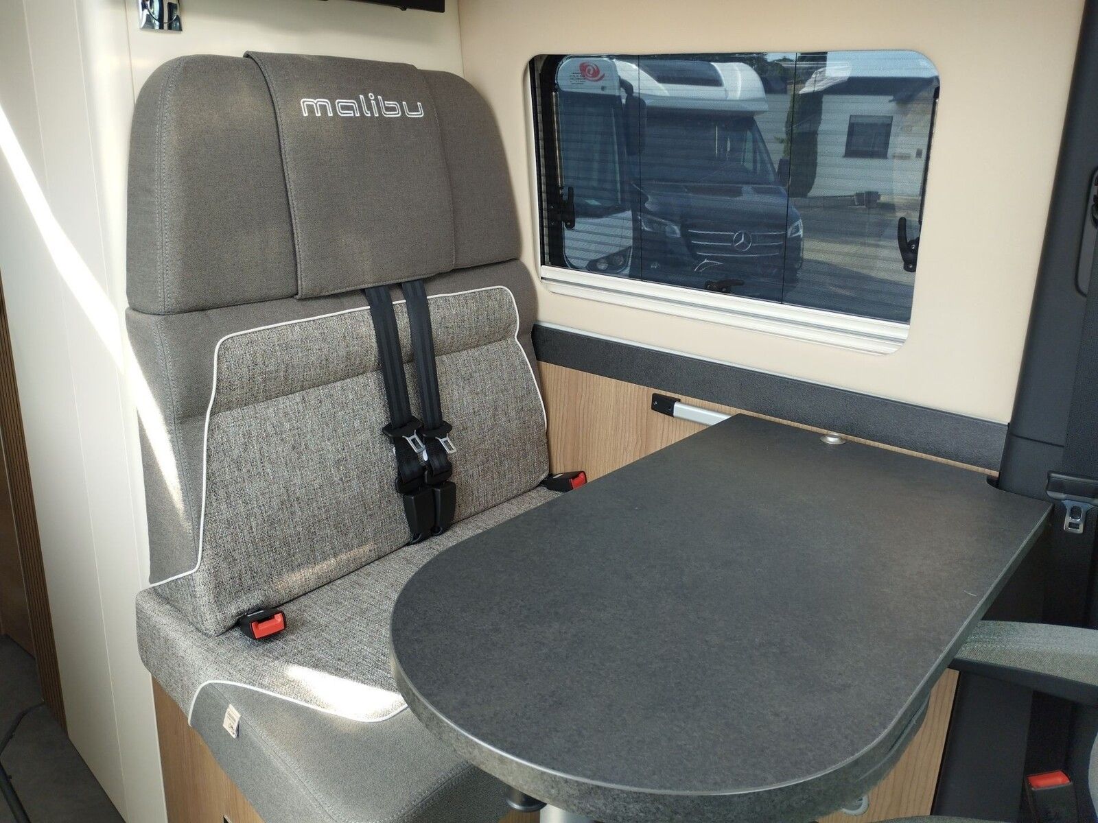 Fahrzeugabbildung Malibu Genius 641 LE Klimaautomatik, Radio DAB
