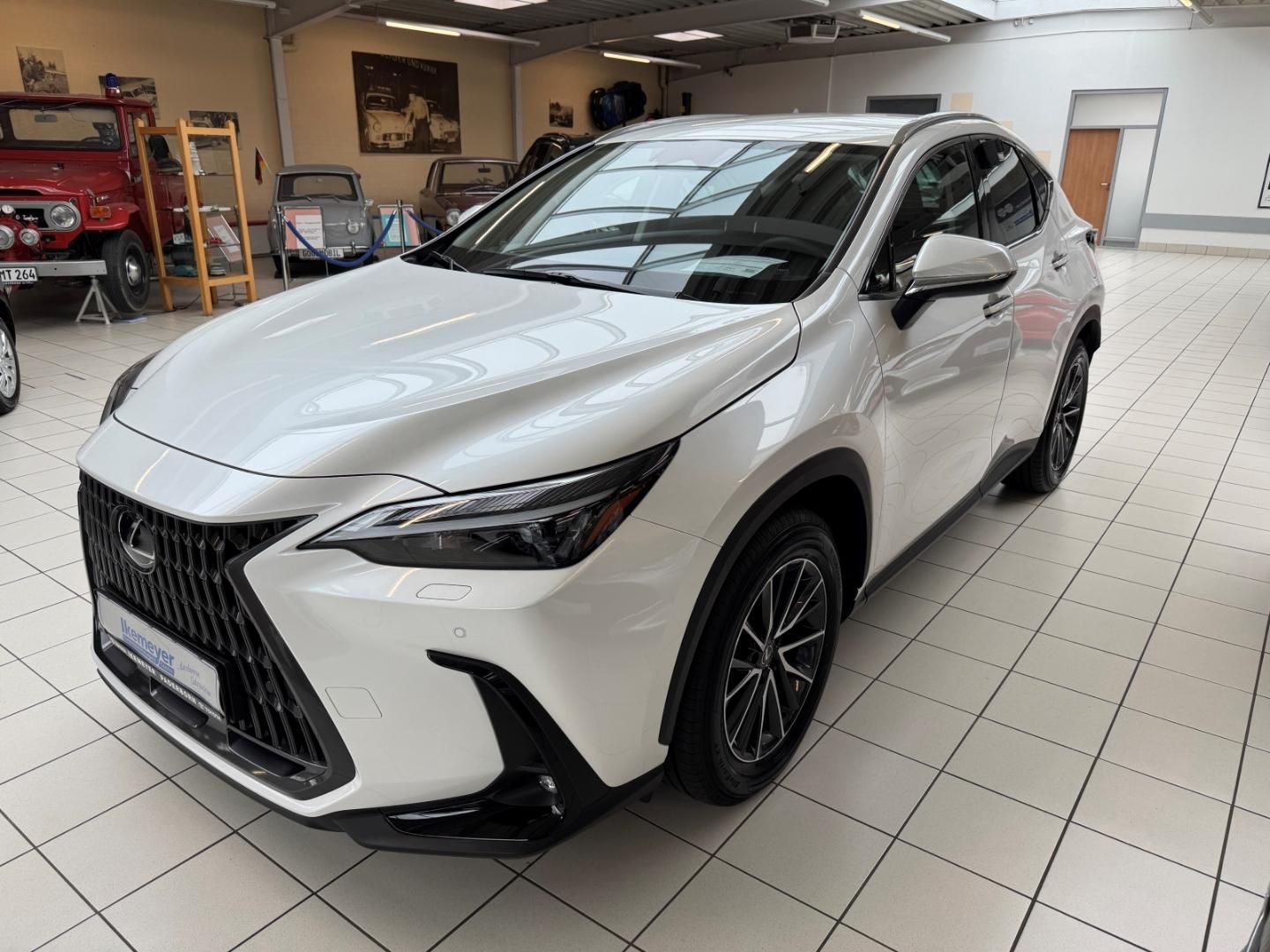 Lexus NX 450h + E-FOUR Business AHK Leder elektrische S