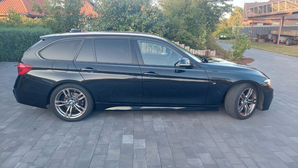 Image of BMW 320